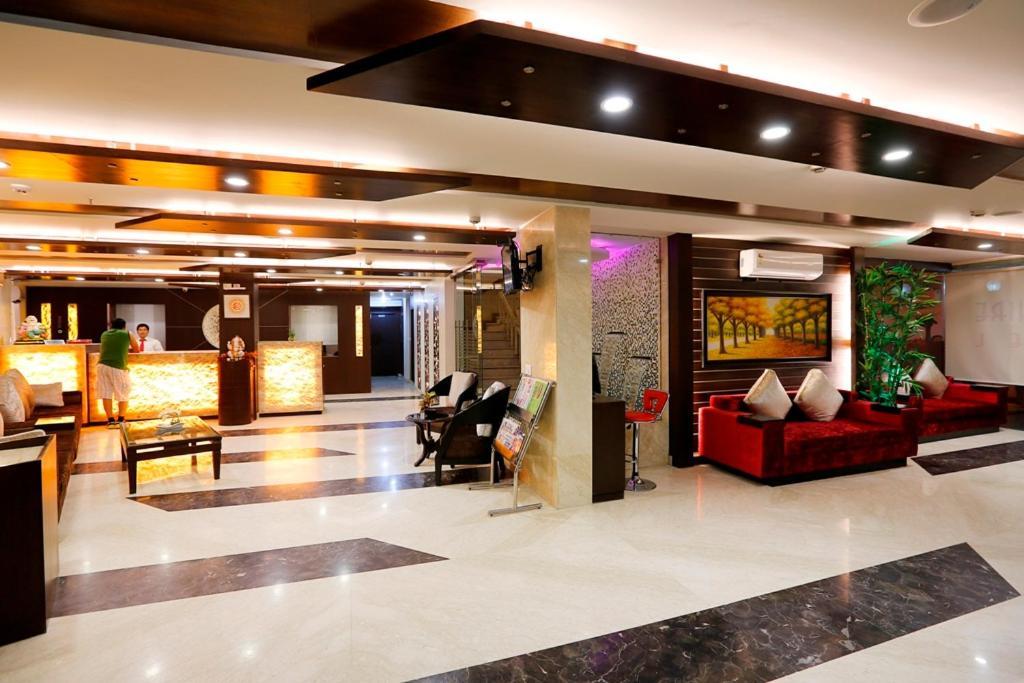 Airport La Sapphire Hotel & Restaurant Нью-Дели Экстерьер фото