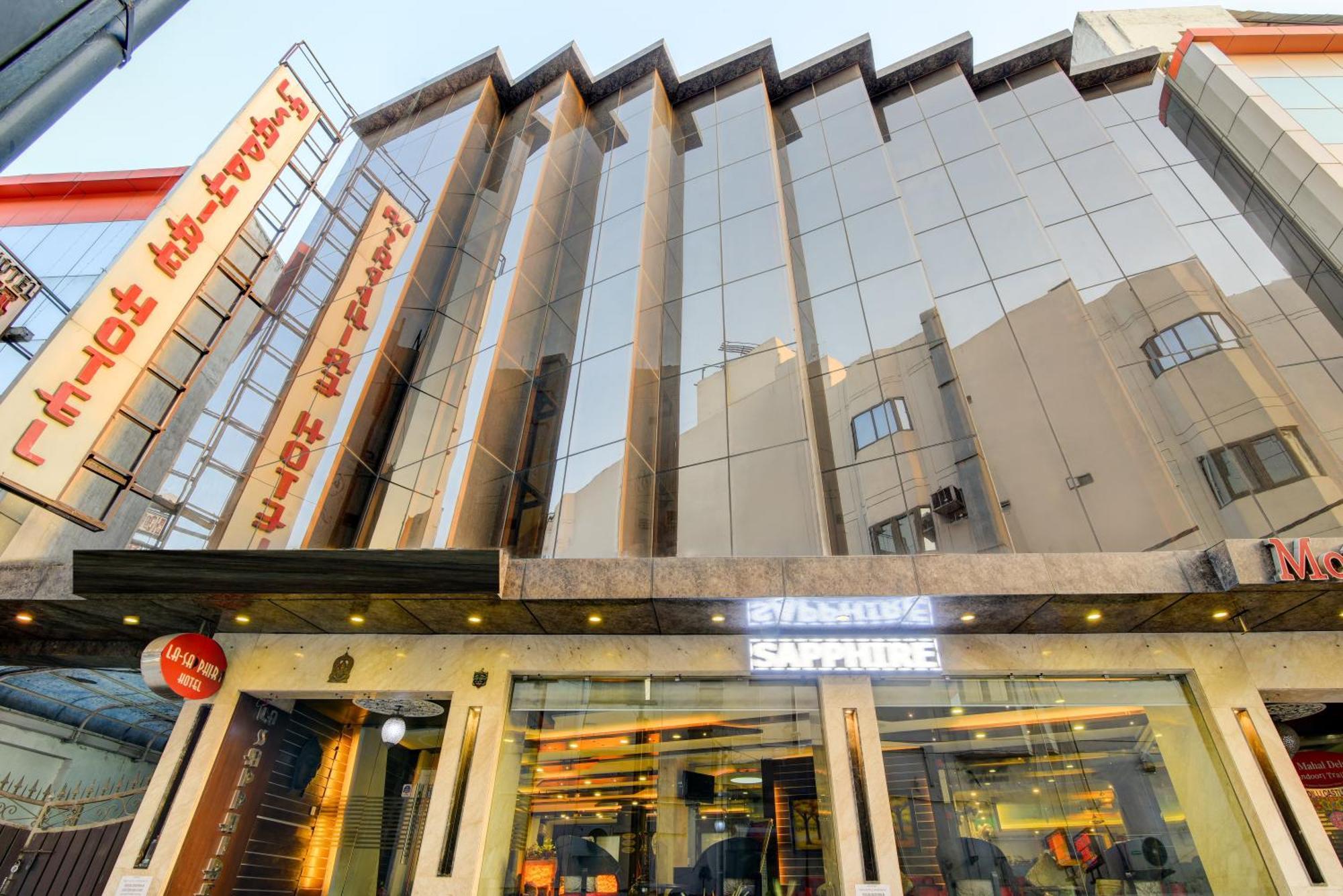 Airport La Sapphire Hotel & Restaurant Нью-Дели Экстерьер фото