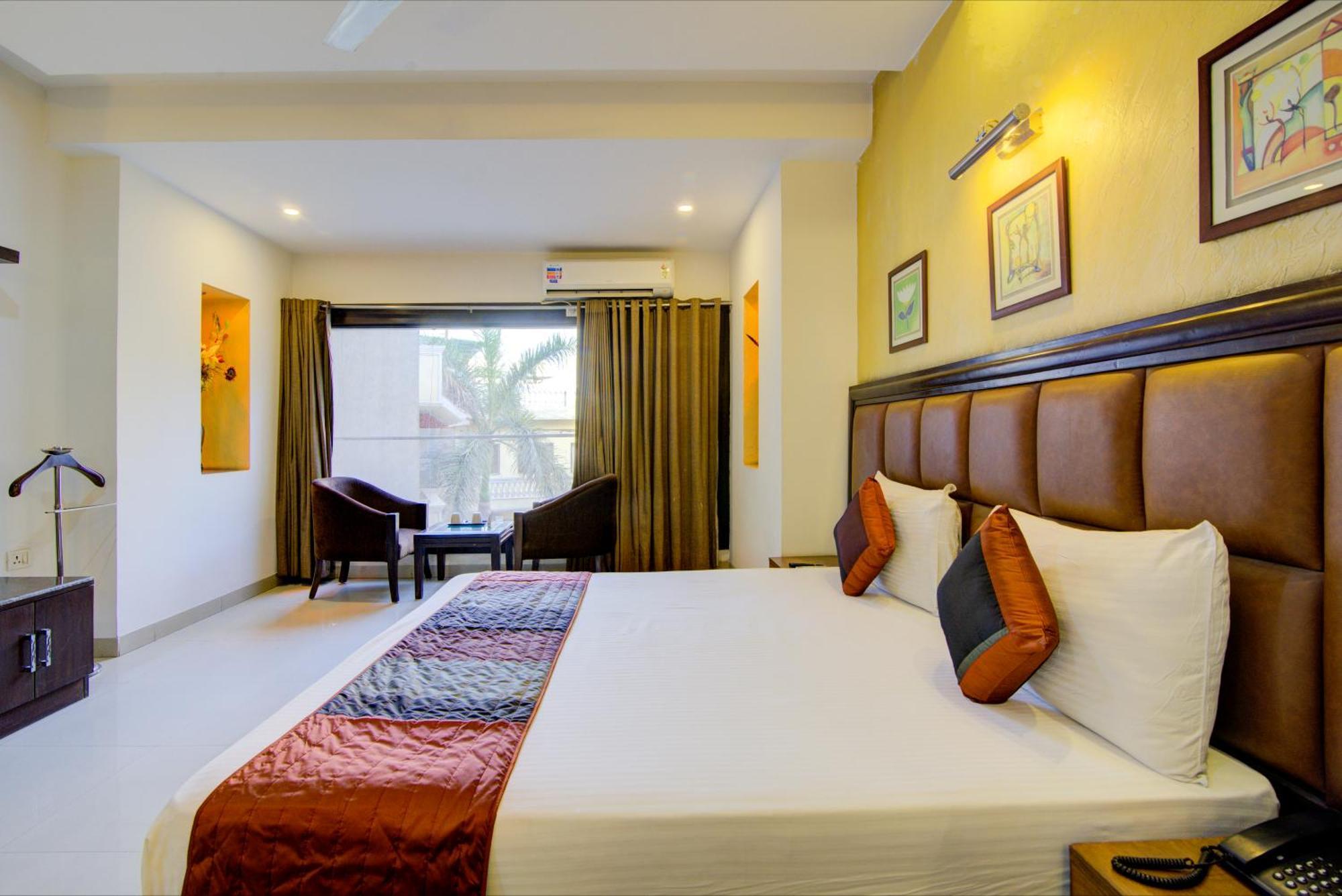 Airport La Sapphire Hotel & Restaurant Нью-Дели Экстерьер фото