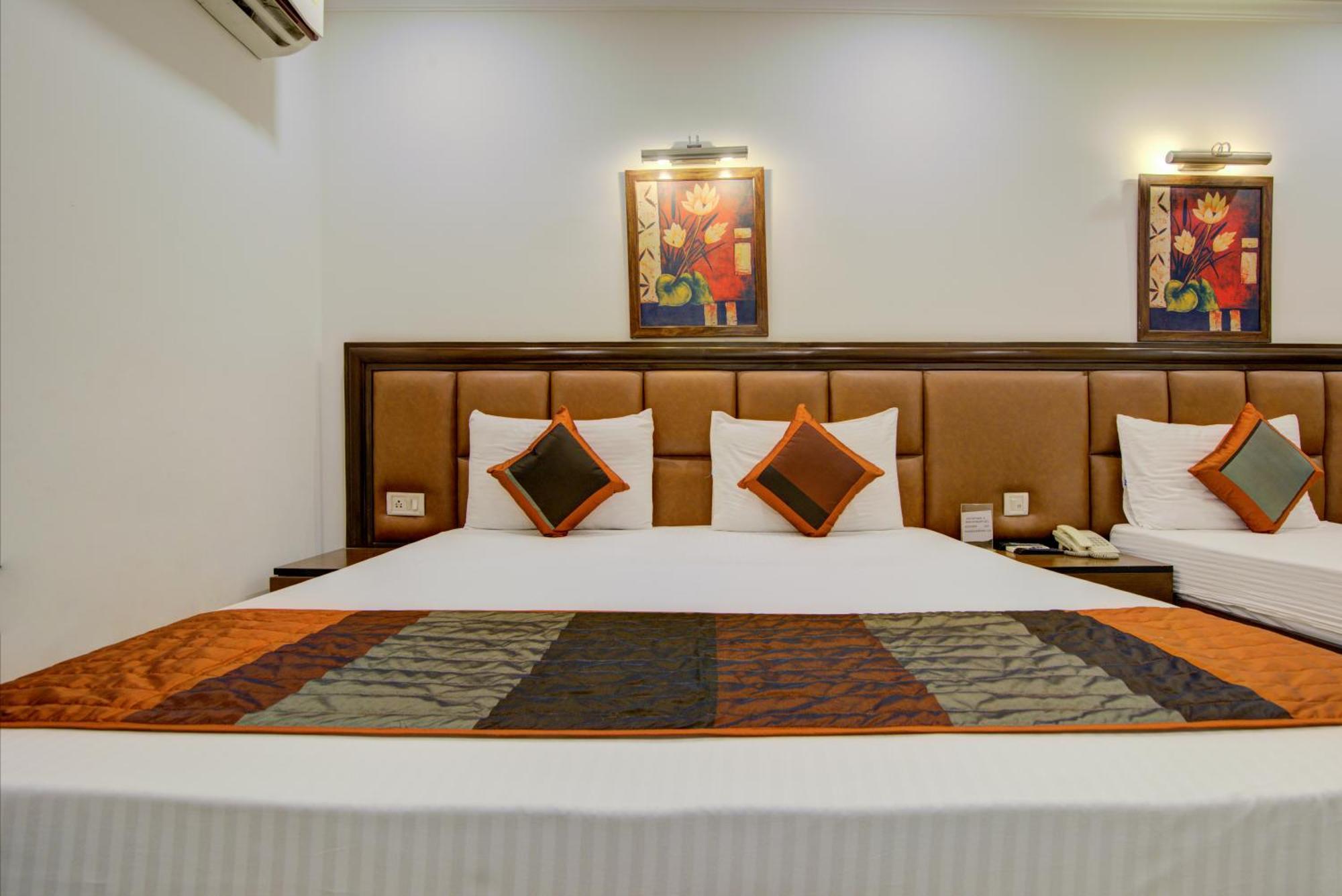 Airport La Sapphire Hotel & Restaurant Нью-Дели Экстерьер фото